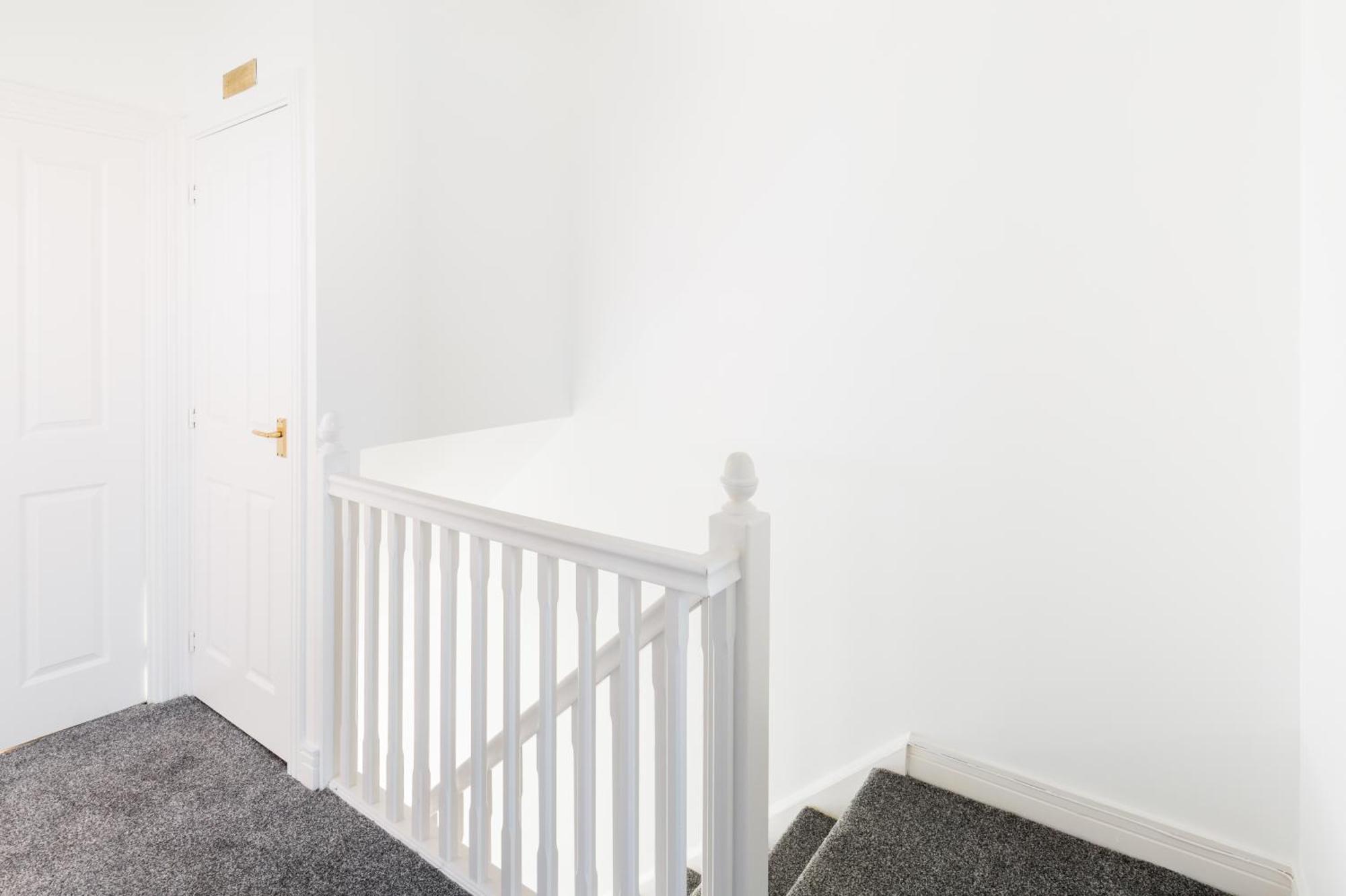 Newly Renovated - 4 Bedroom Anchor House - Close To Jq, Centre - Groups & Contractors
