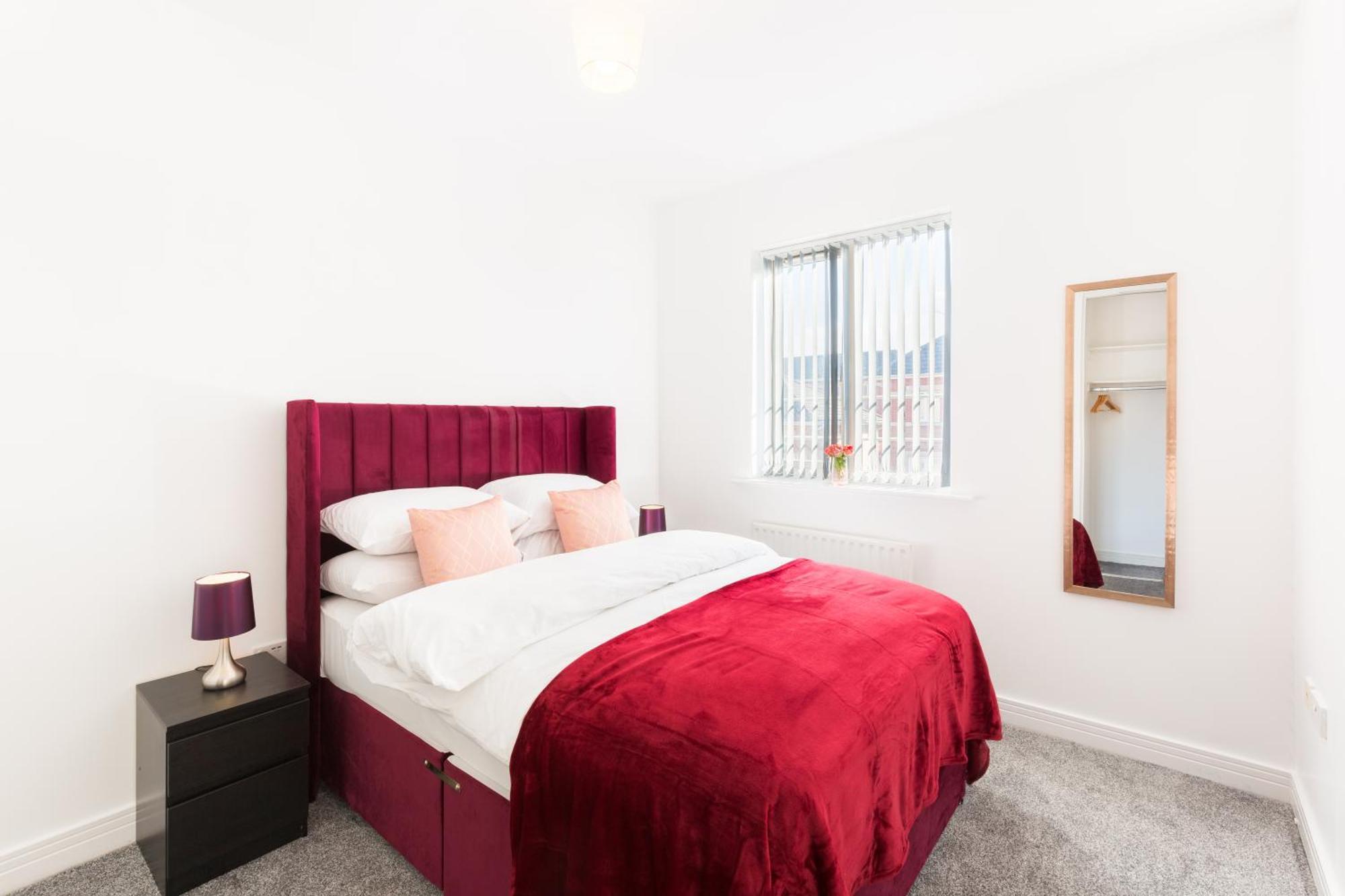 Newly Renovated - 4 Bedroom Anchor House - Close To Jq, Centre - Groups & Contractors Holiday home *